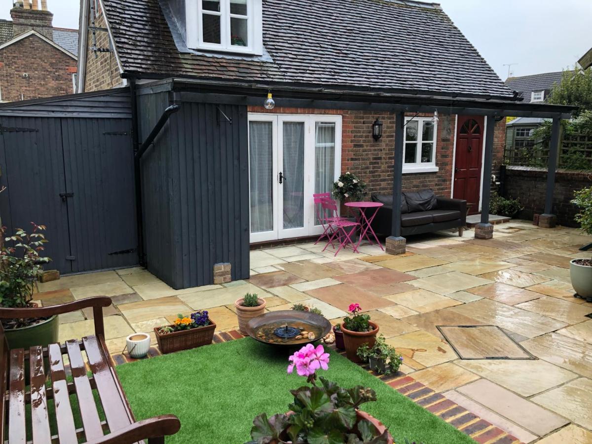 Apartamento Kristina'S Coach House Horsham Exterior foto