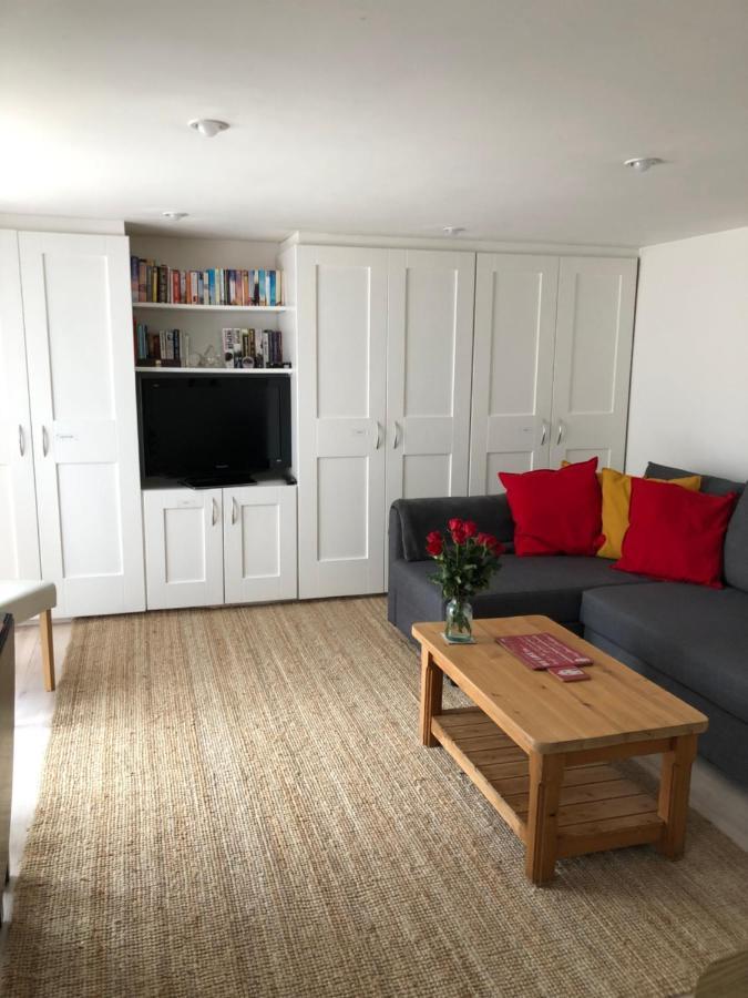 Apartamento Kristina'S Coach House Horsham Exterior foto